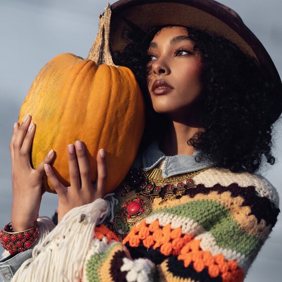 Poncho - Picture 2 of 8